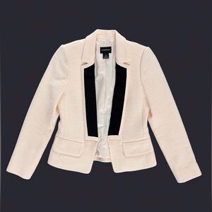 NWOT Club Monaco Tailored Crop Blazer Blush Cream with Black Silk Lapel Size 00